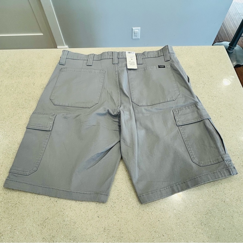 Levi Strauss Signature Essential Cargo Shorts Men's, Size‎ 38 W 10” Inseam, Gray - Picture 14 of 15